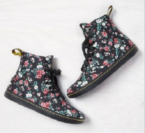 boots with floral motifs