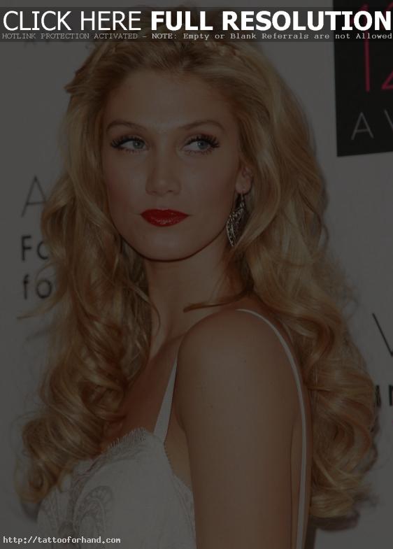 Hairstyle for this christmas party then try this stunning hairstyle