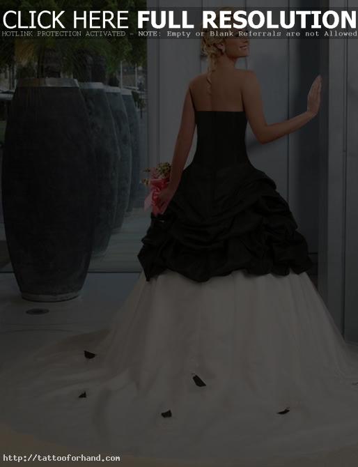 Gothic Wedding Dresses Show Your own Style