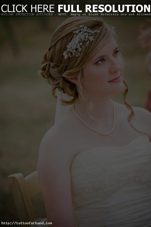 Bridal hairstyles with modern and romantic accessories