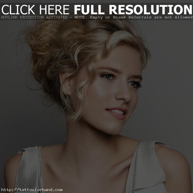 DIY Wedding Hairstyle Romantic Updo Wedding Hairstyles