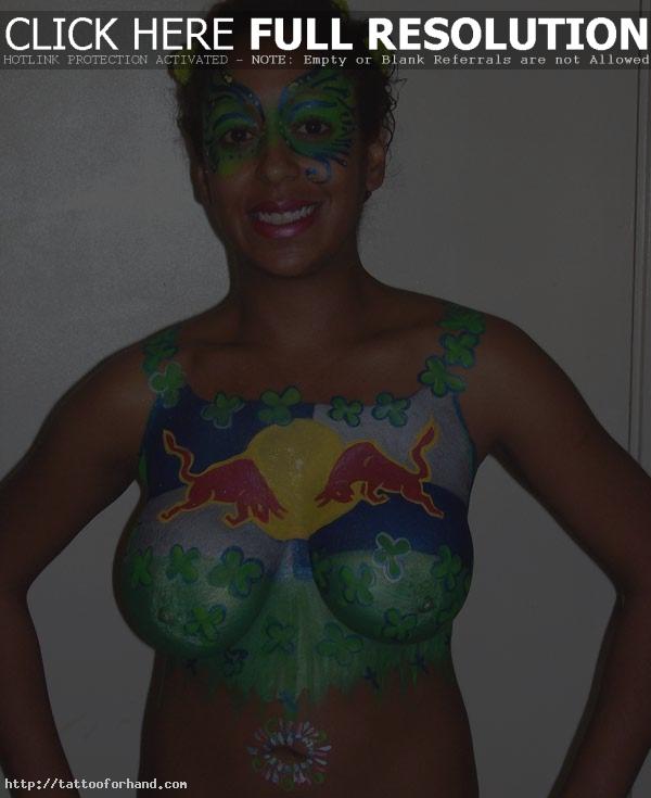 womans body paint designs or marking onto their live body